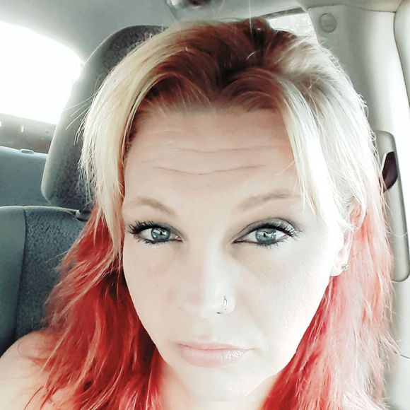 Meet your Posher, Mandi - Picture 1 of 1